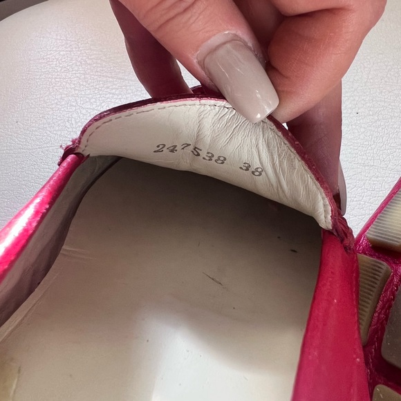 Gucci - Raspberry Pink Leather Loafers size 38 (US 8). - Picture 5 of 5